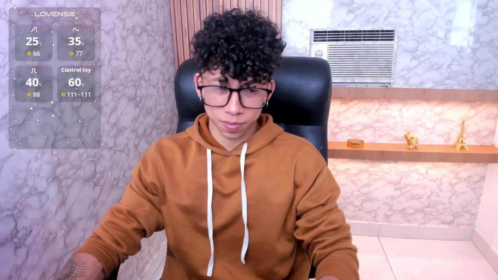 Akaza_ from Cam4
