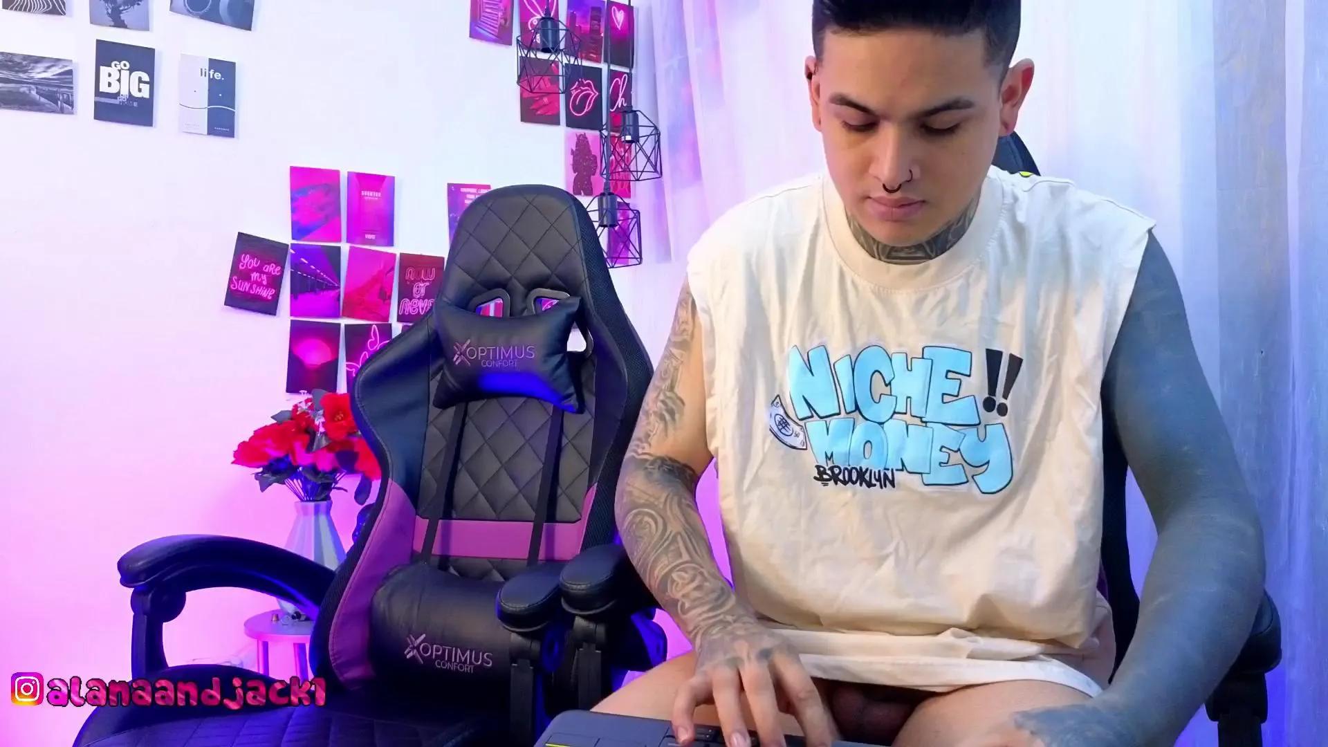 Alana_and_Jack from Cam4