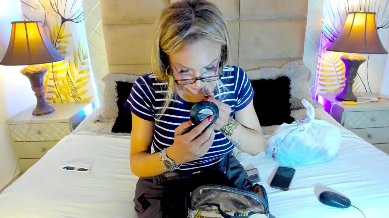 Amazingdollxxx from Cam4
