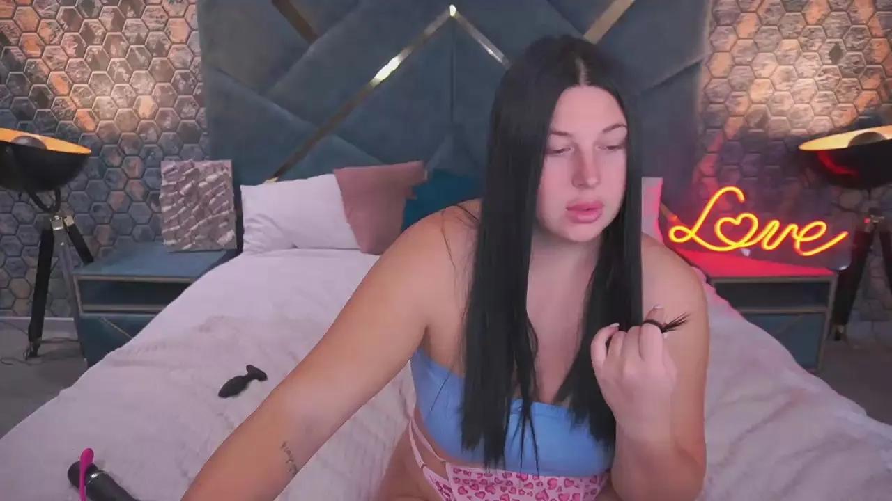 ArianaDark from Cam4