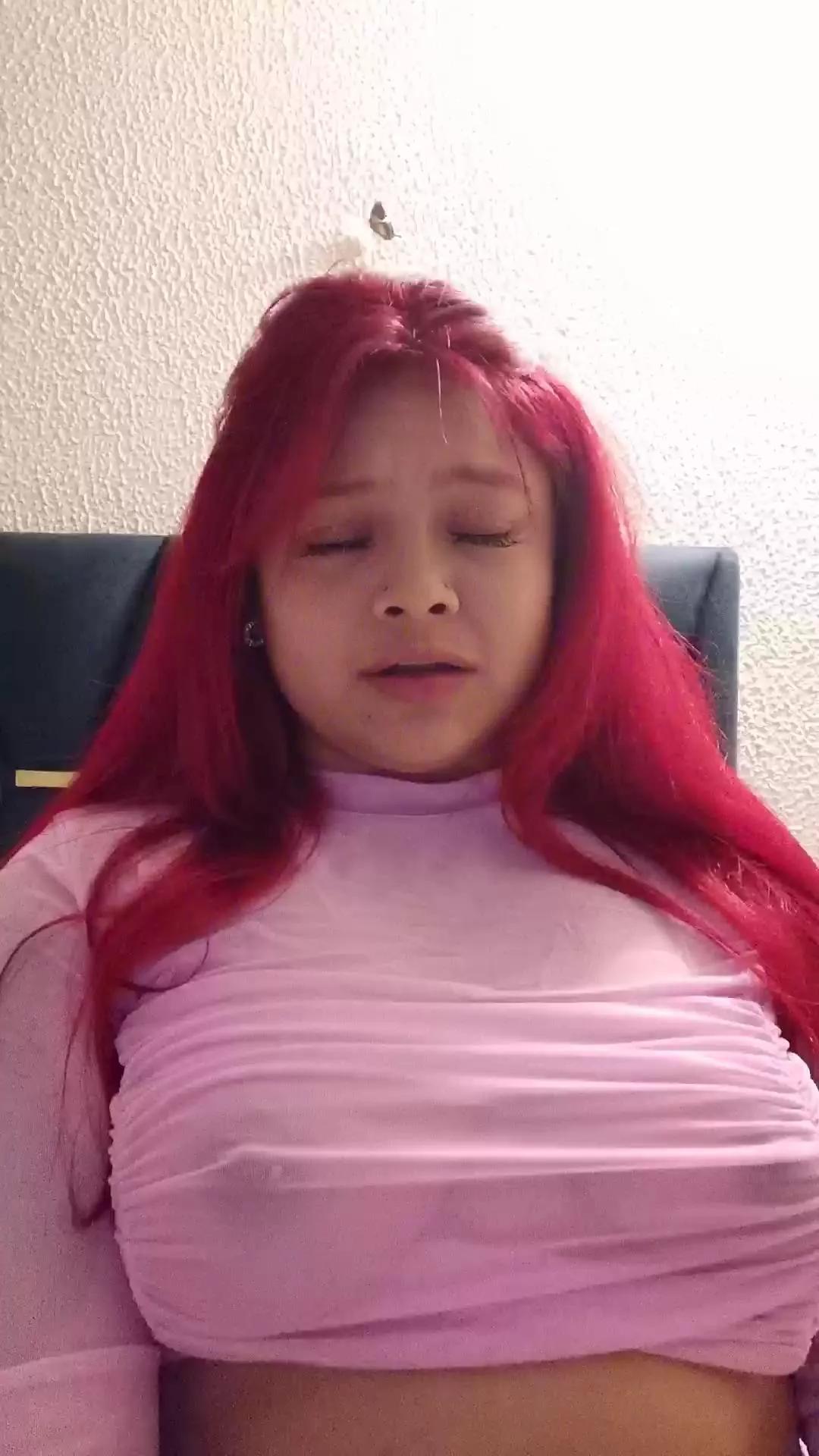 Barbiee_doll from Cam4
