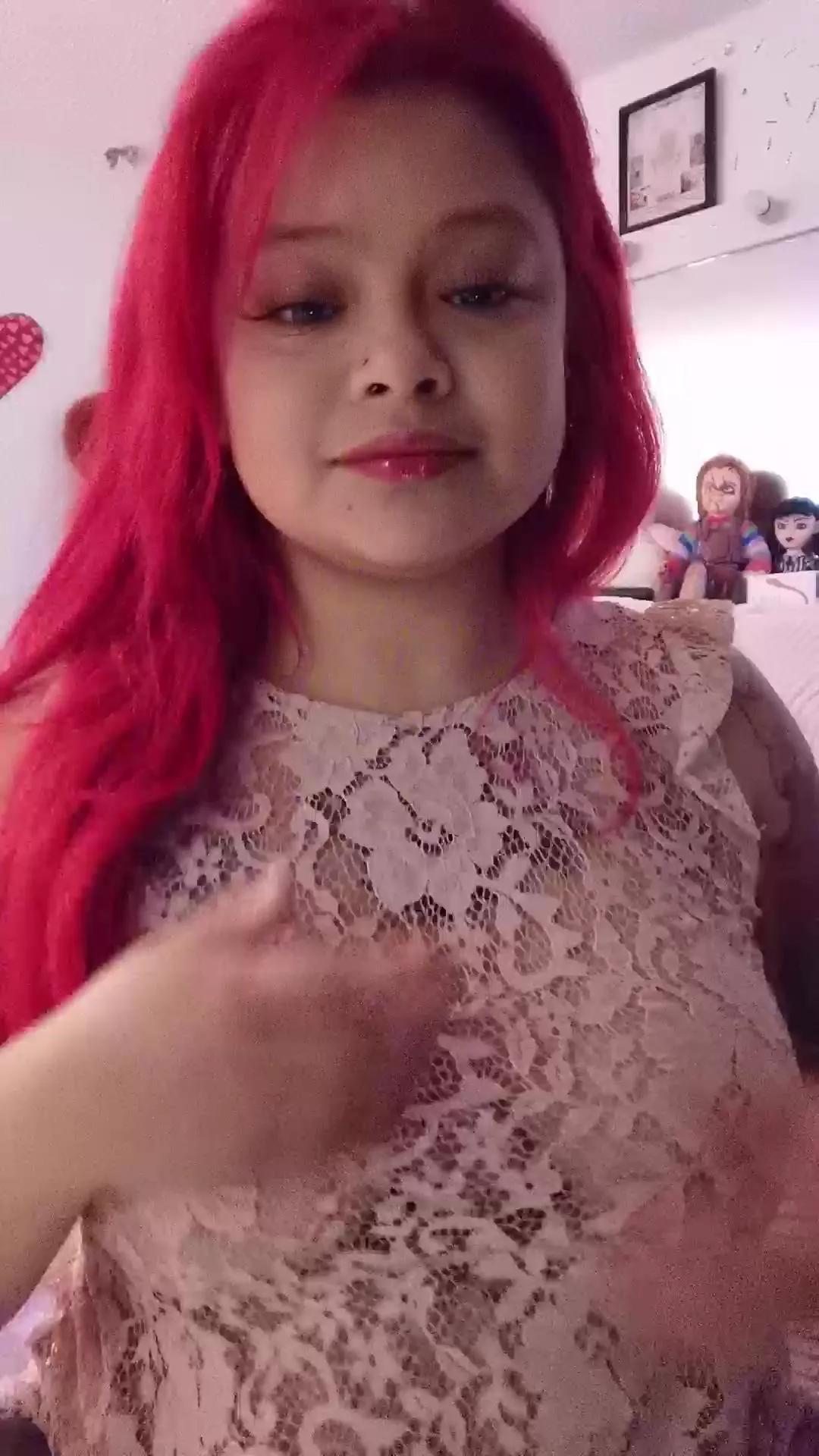 Barbiee_doll from Cam4