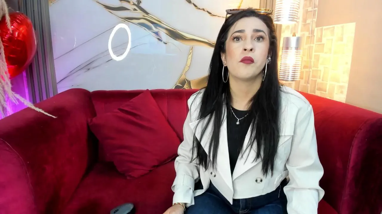 BellaWilliams from Cam4