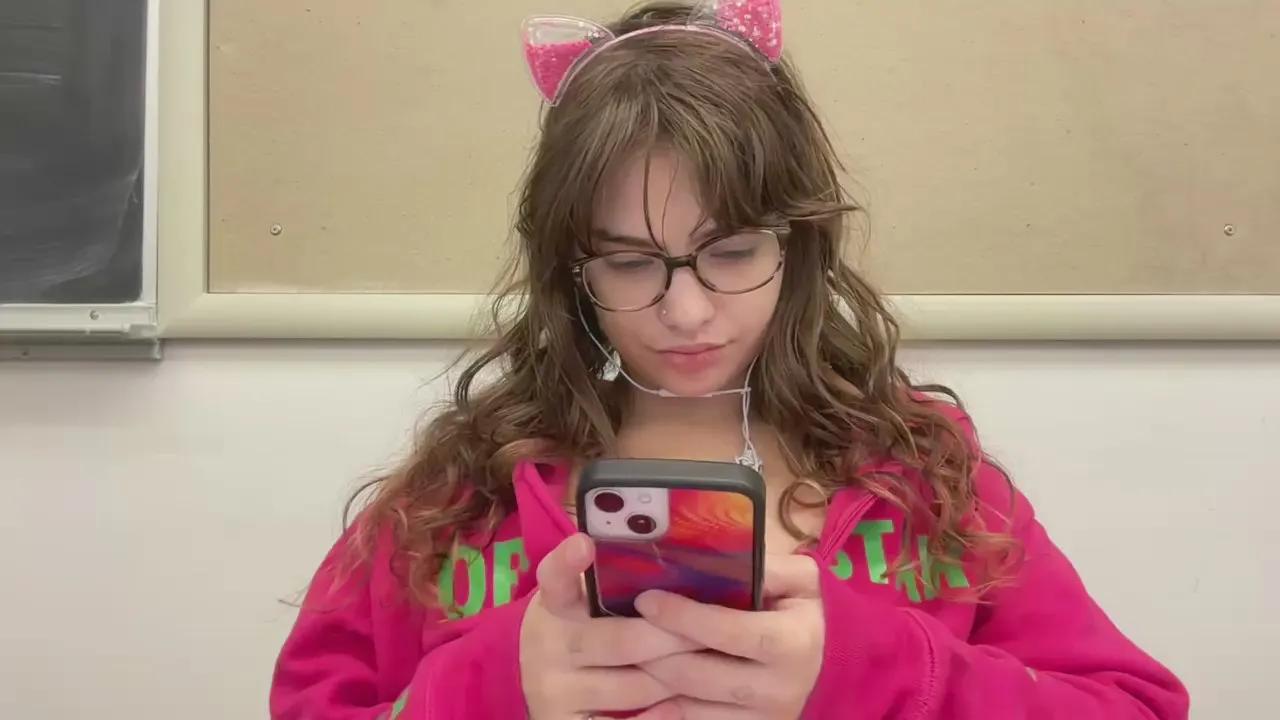 Collegebigtits from Cam4