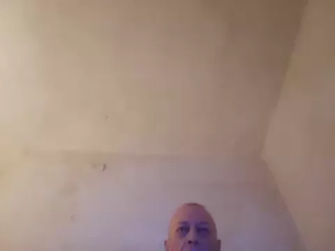 Daddy_studfuck from Cam4