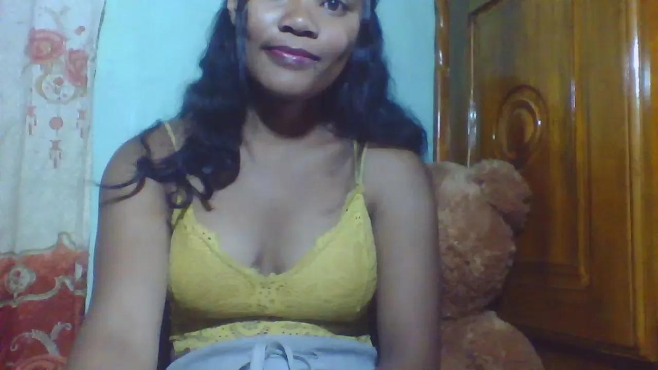 Dillianah2625 from Cam4