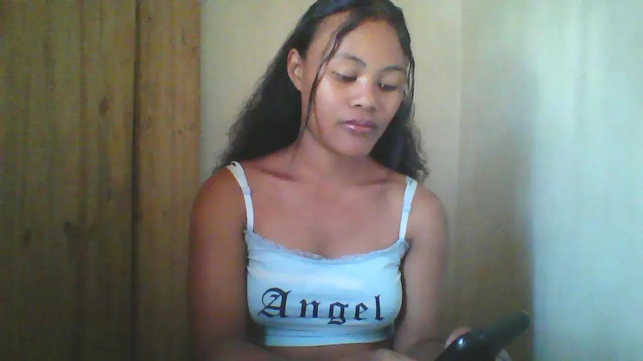Dillianah2625 from Cam4