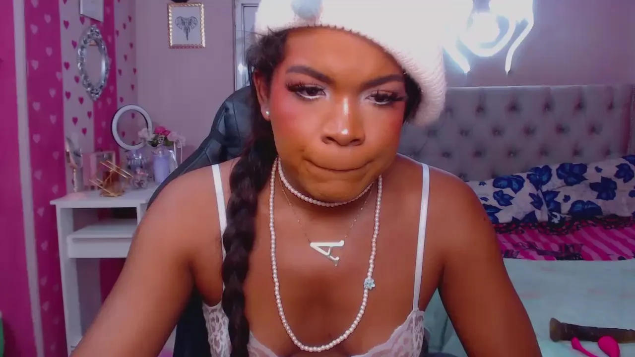 Divinetransx from Cam4