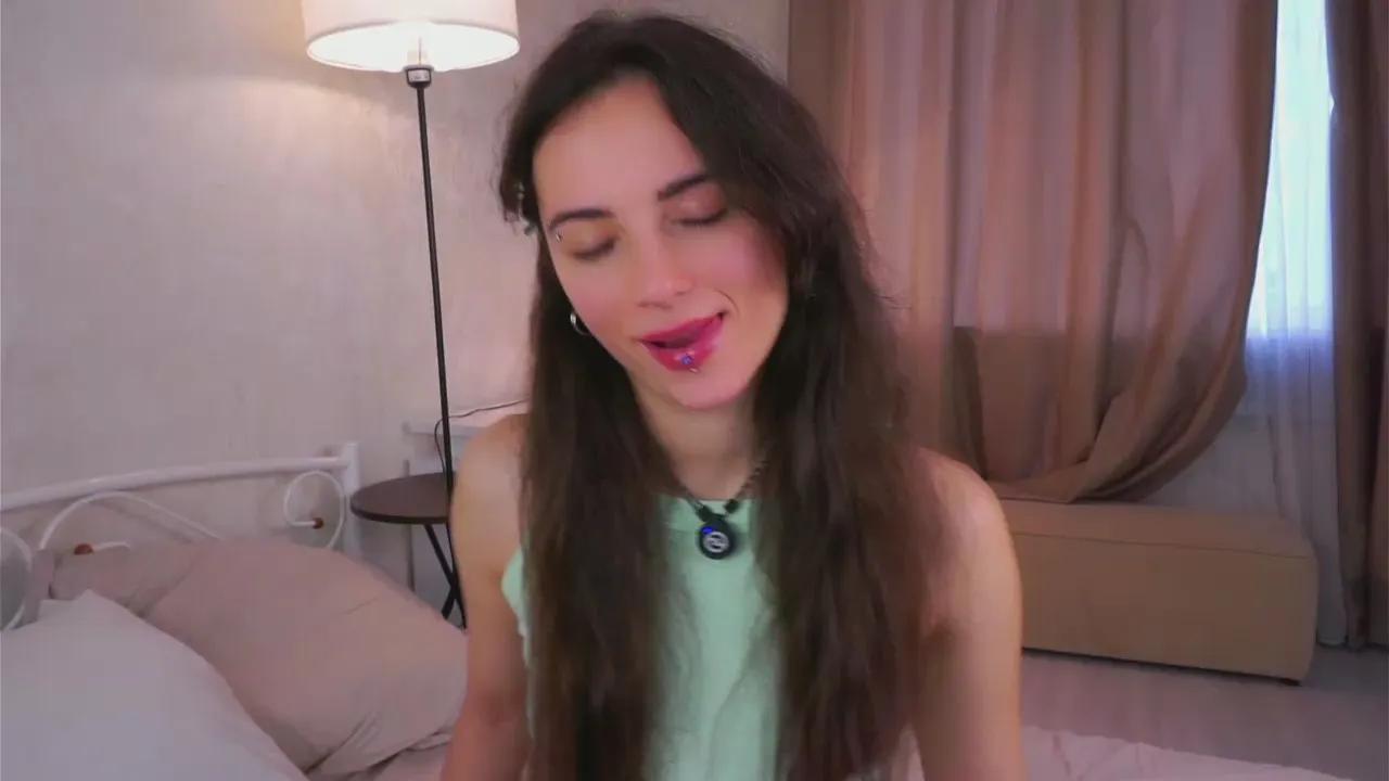 DollyCavell from Cam4