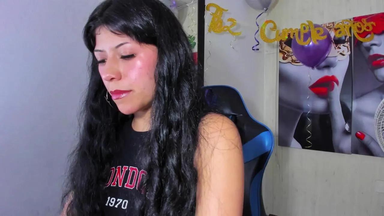 Dorothy_Clut from Cam4