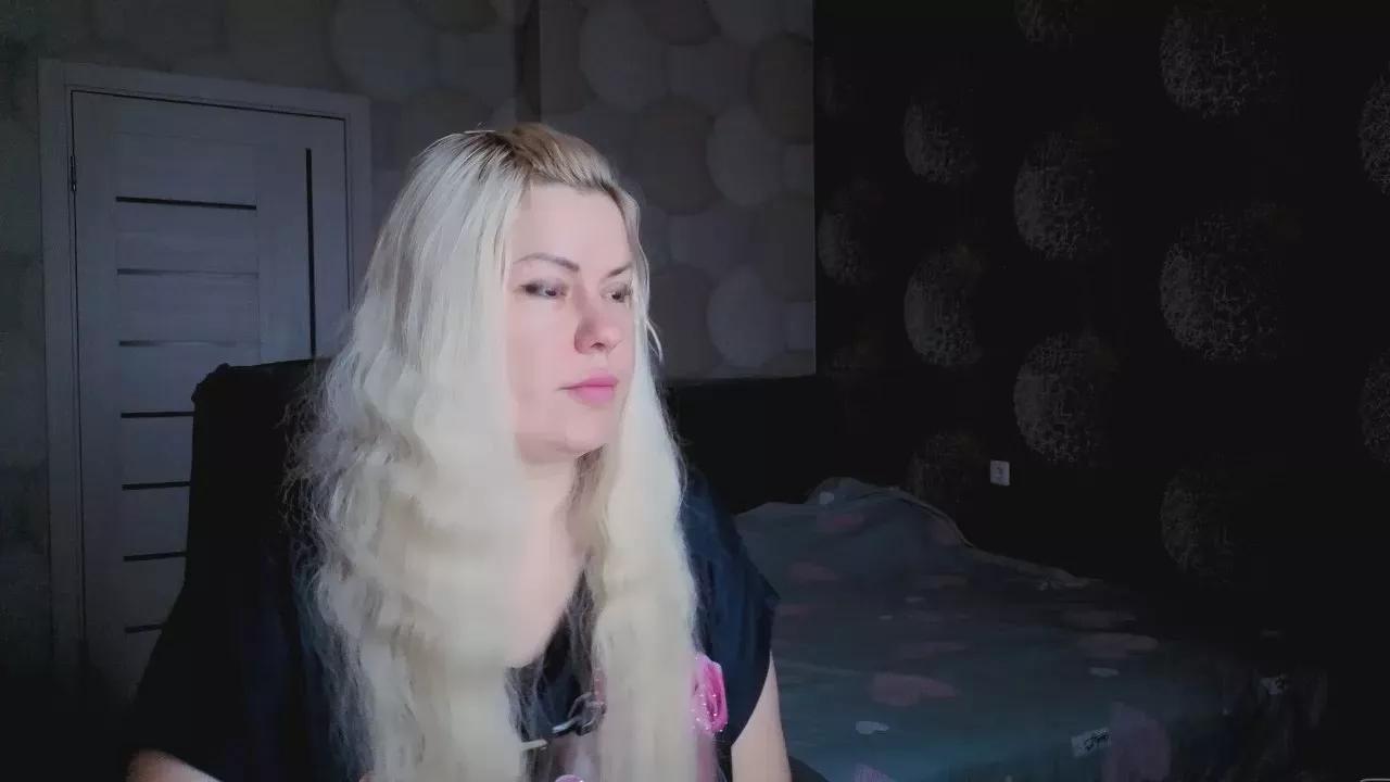 Eyescrystal_ from Cam4