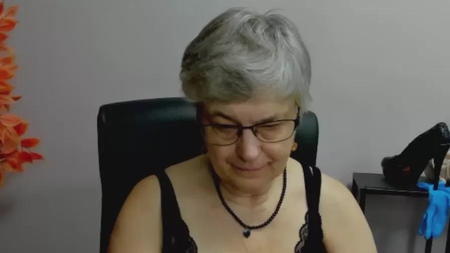 FemmeIRIS from Cam4