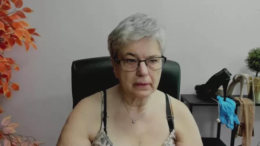 FemmeIRIS from Cam4
