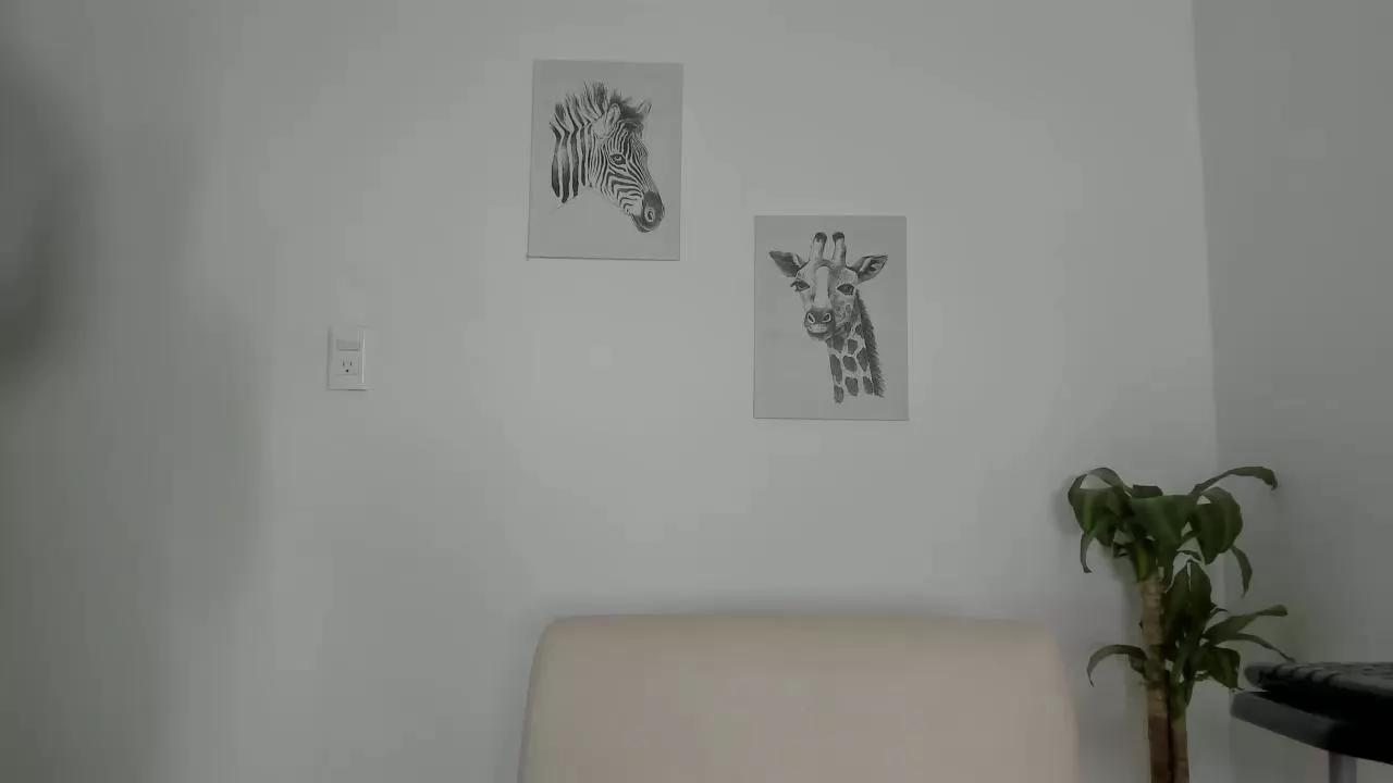 Hanna_Risso_ from Cam4