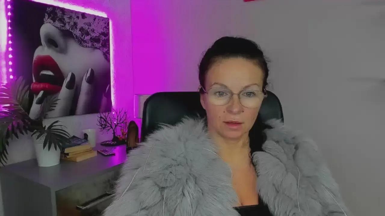 Helen_Wild from Cam4