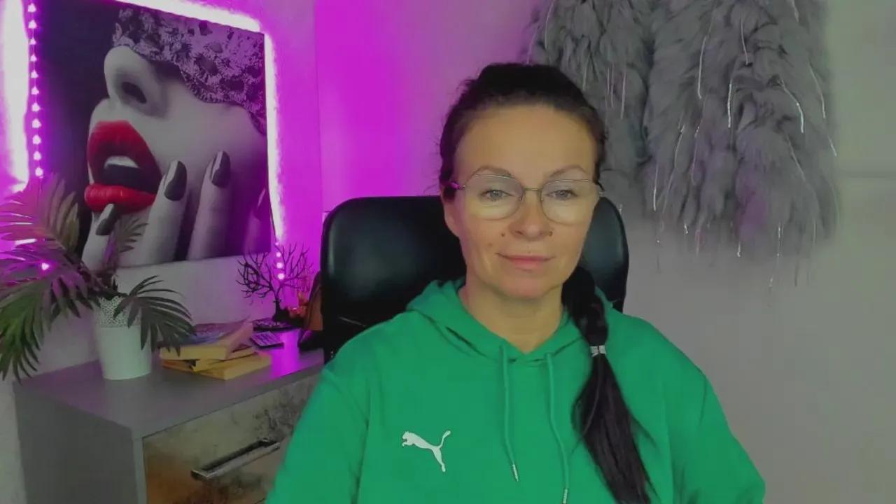 Helen_Wild from Cam4