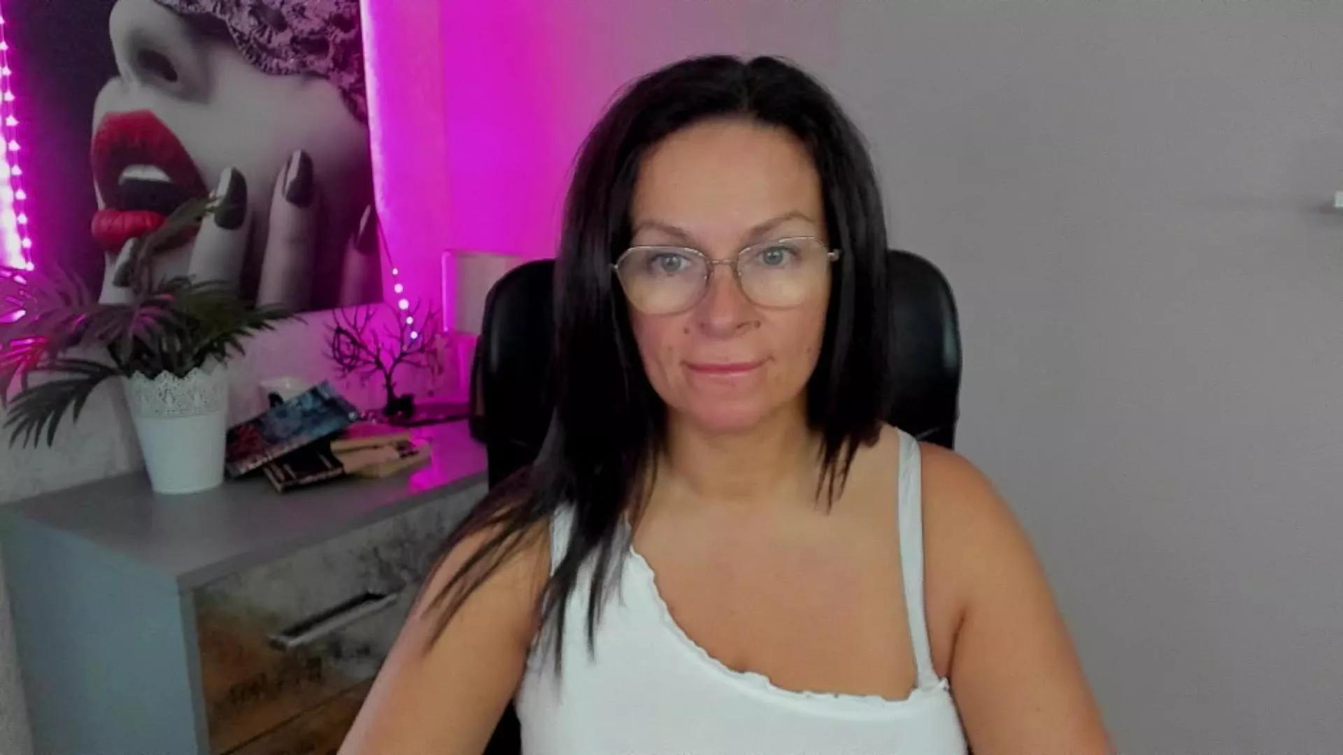 Helen_Wild from Cam4