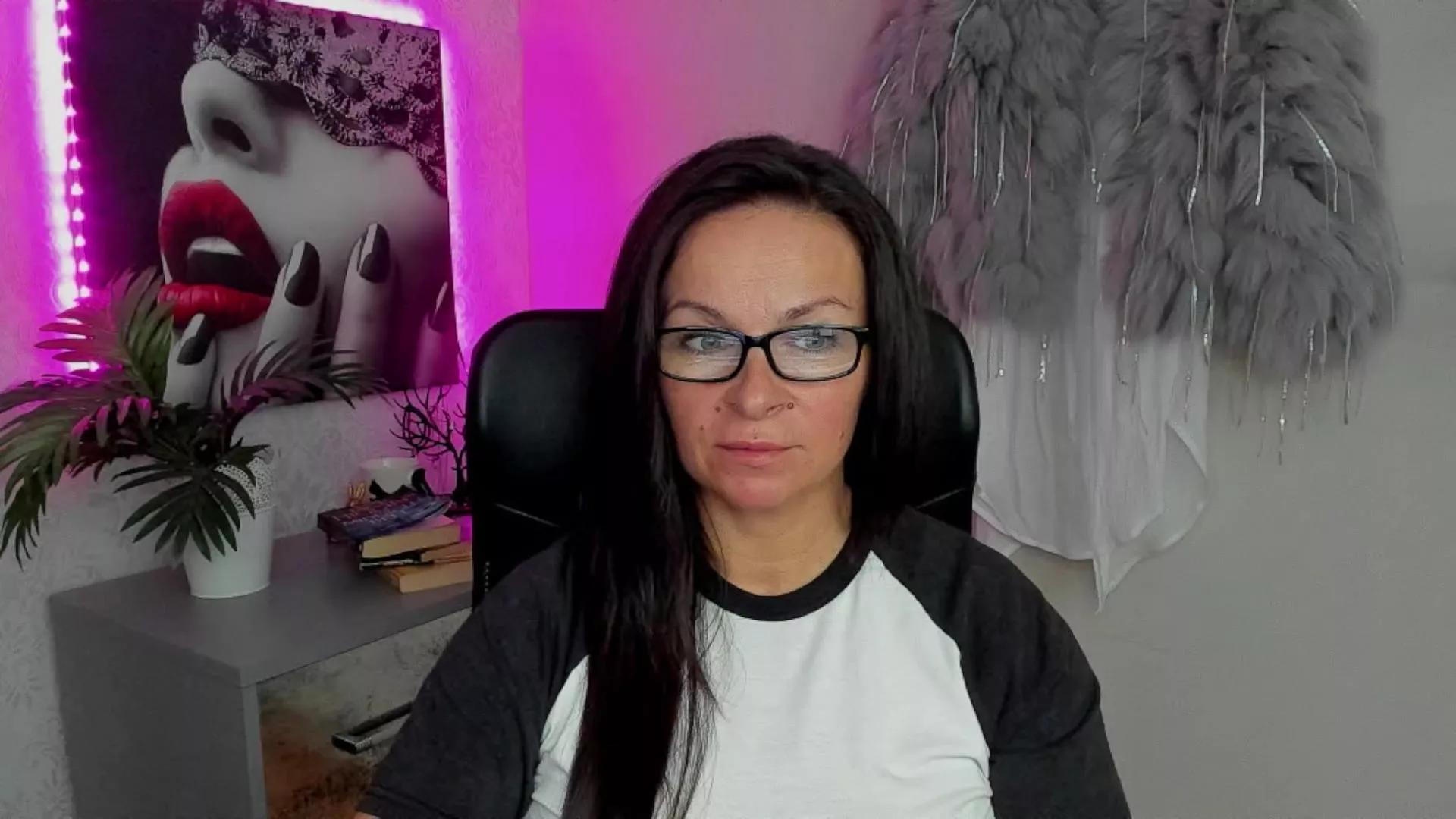 Helen_Wild from Cam4