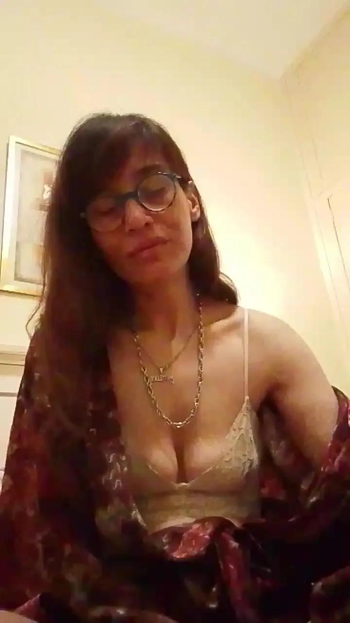 Moon004 from Cam4