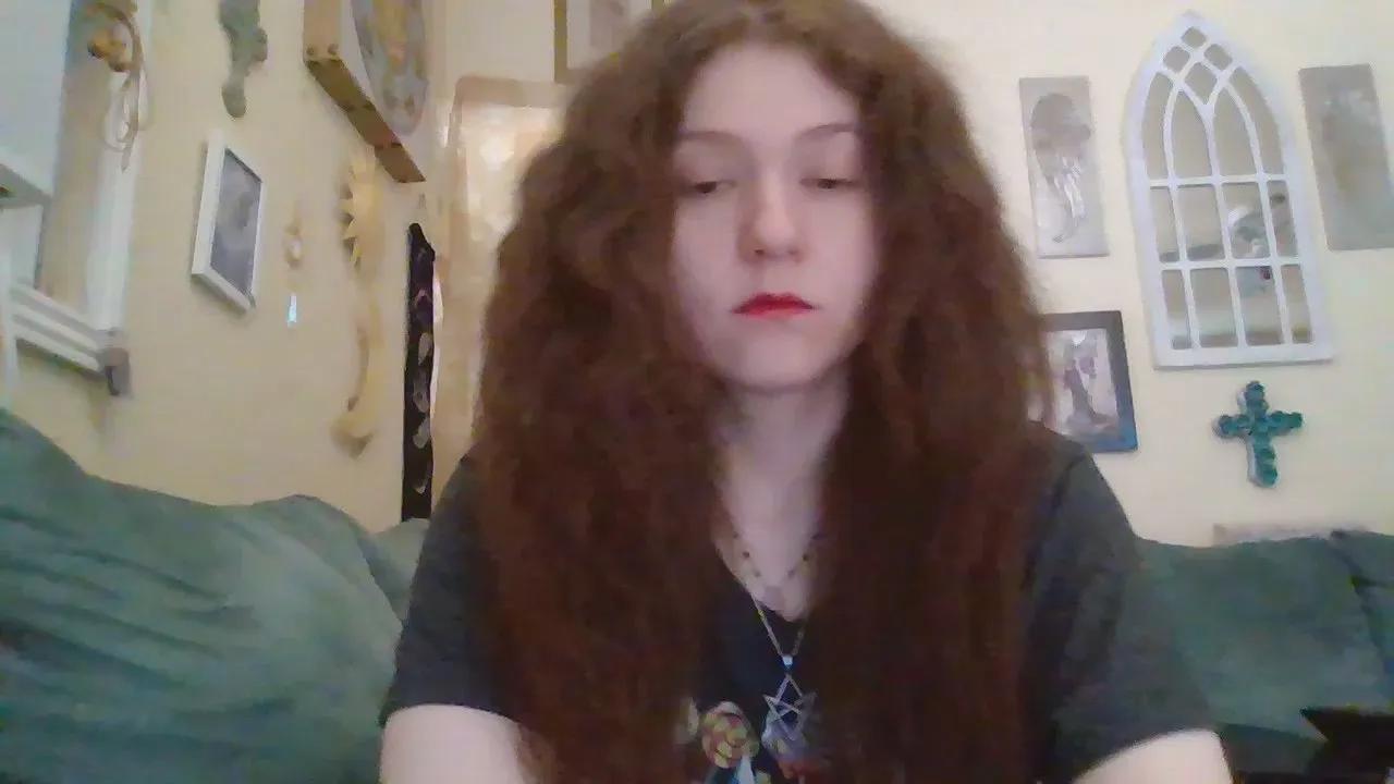 QueenCrimson from Cam4