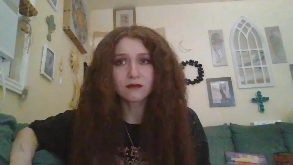 QueenCrimson from Cam4