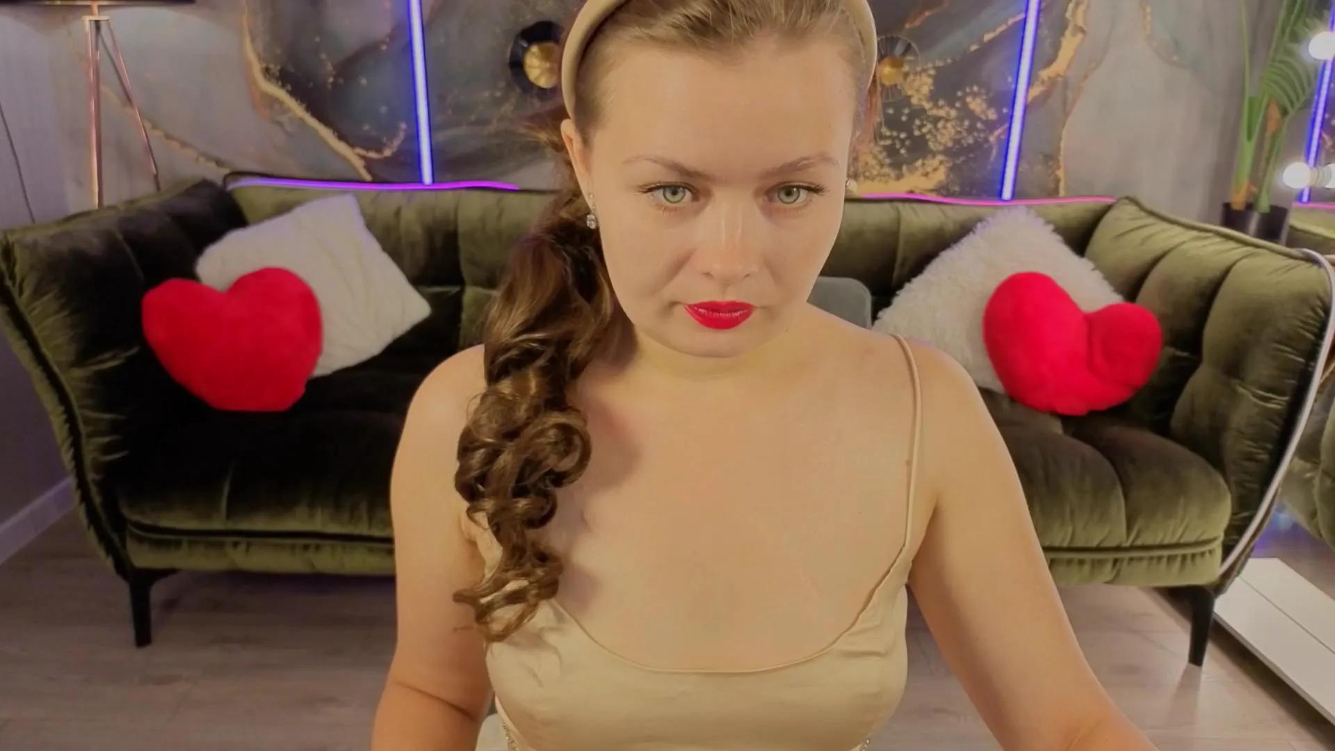 RedDolll from Cam4