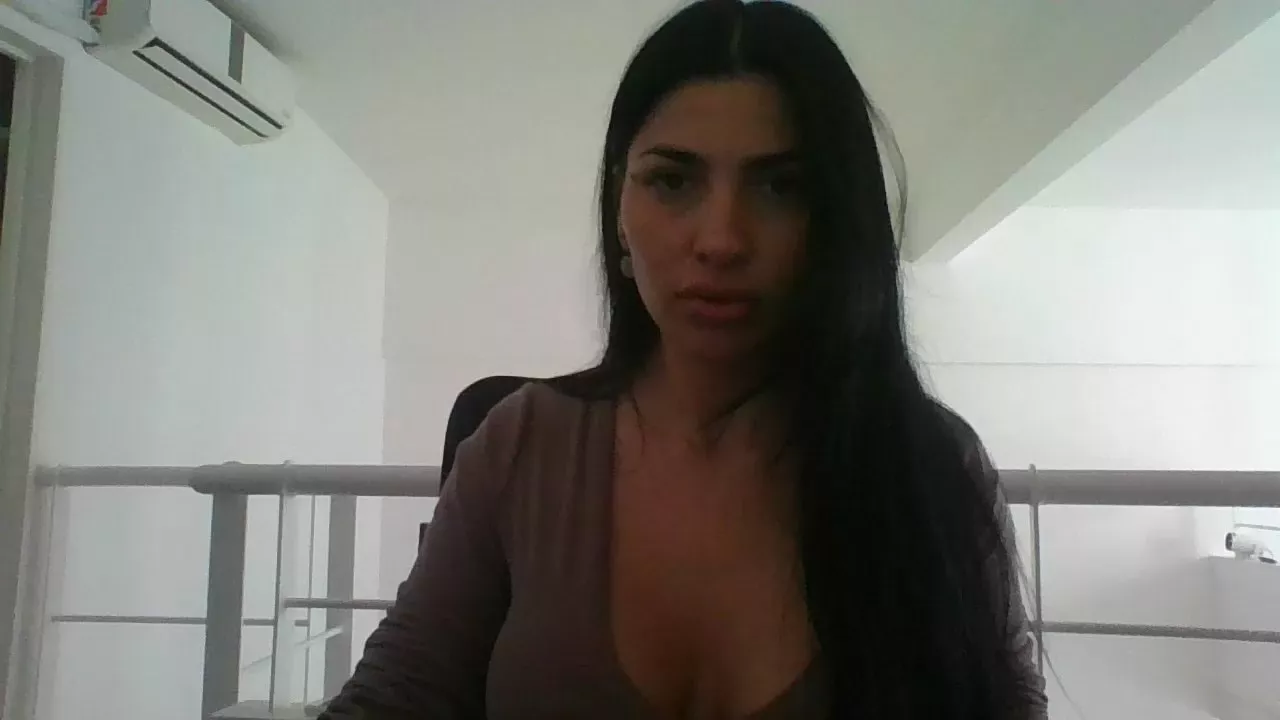 Sarah_Muller8 from Cam4