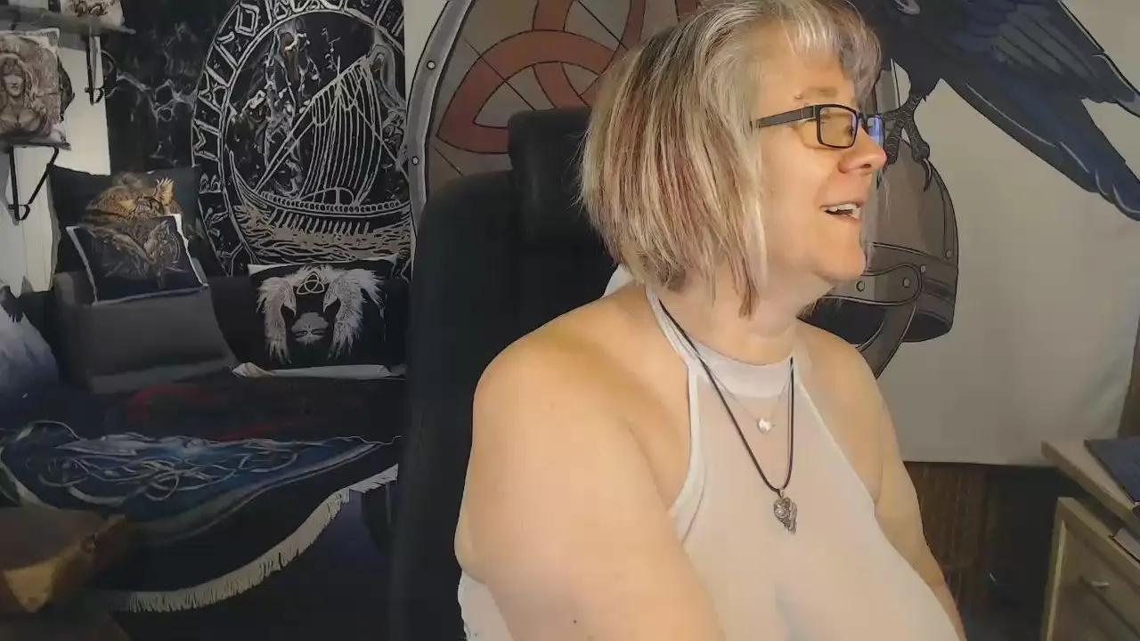 Titten_Luder from Cam4