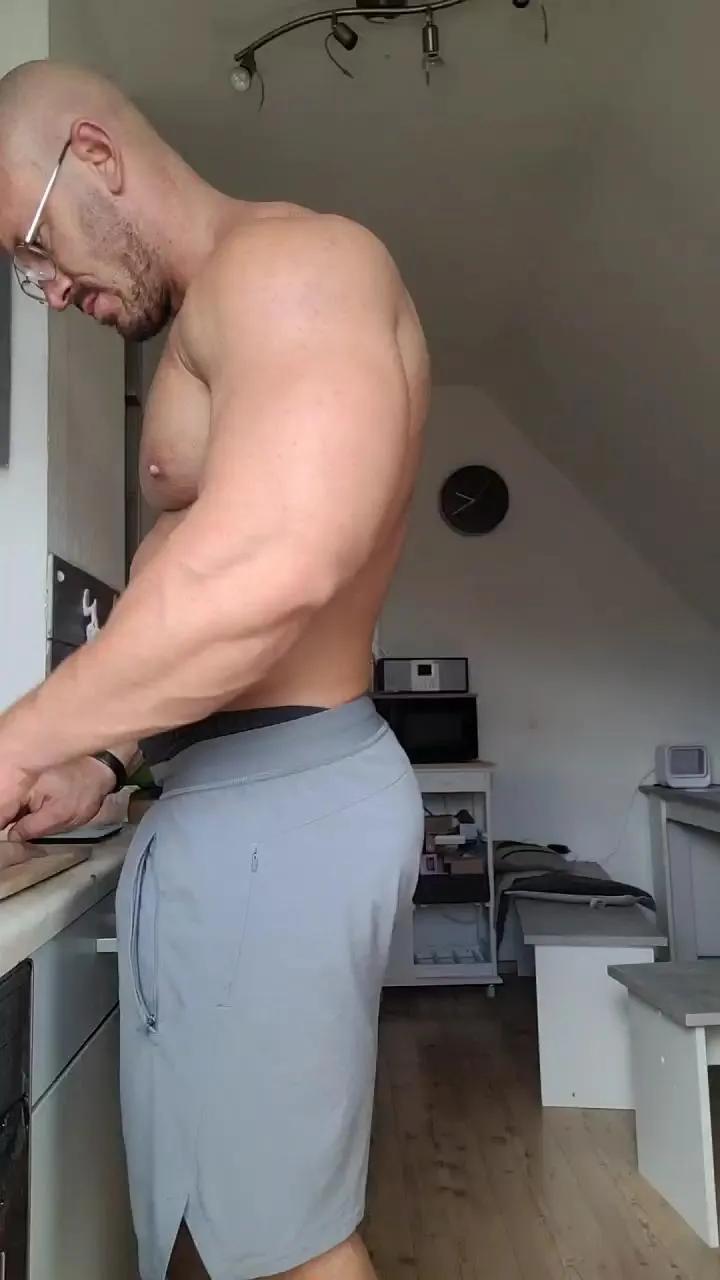 Yumyum18 from Cam4
