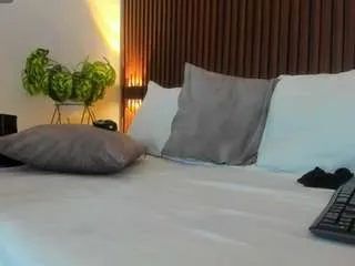 Alma-fenix from CamSoda