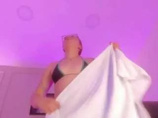 Anniemartinezz from CamSoda