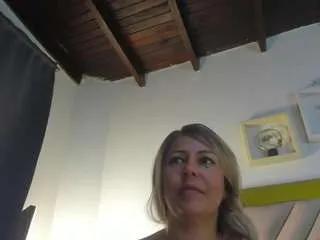 Arianaspate from CamSoda