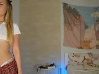 Ellyary from CamSoda