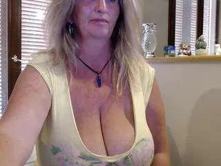 Jennadeluxe from CamSoda