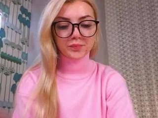 Kissxlis from CamSoda