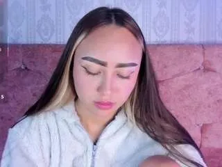 Liaa-18 from CamSoda