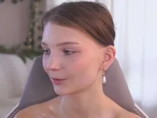 Queeniegrindell from CamSoda