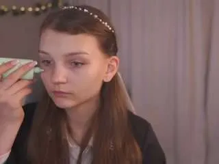 Queeniegrindell from CamSoda