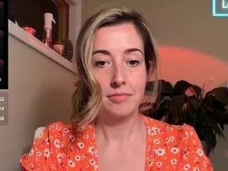 Suggestivebehavior from CamSoda