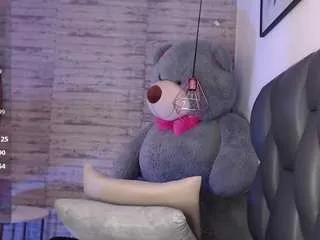 Tinnahottie from CamSoda