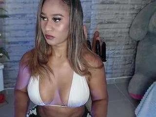 Tinnahottie from CamSoda