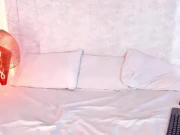 Alahia_rosse from Chaturbate