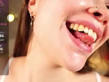 Alma_yammy from Chaturbate