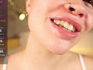 Alma_yammy from Chaturbate