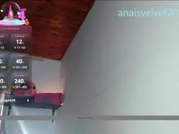 Anaisvelvet2025 from Chaturbate