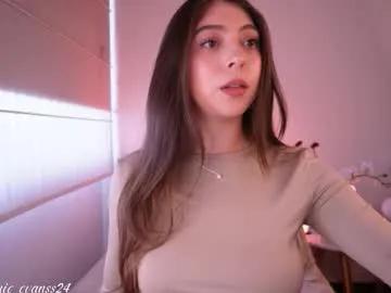 Annie_evans24 from Chaturbate