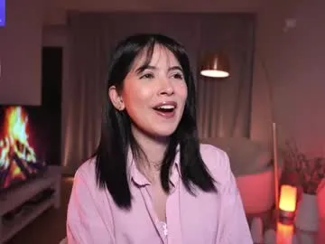 Anniehillofficial_ from Chaturbate