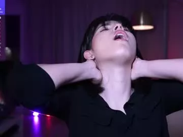 Anniehillofficial_ from Chaturbate