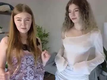 Berry_bloom from Chaturbate
