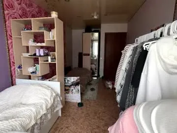 Berry_buns from Chaturbate